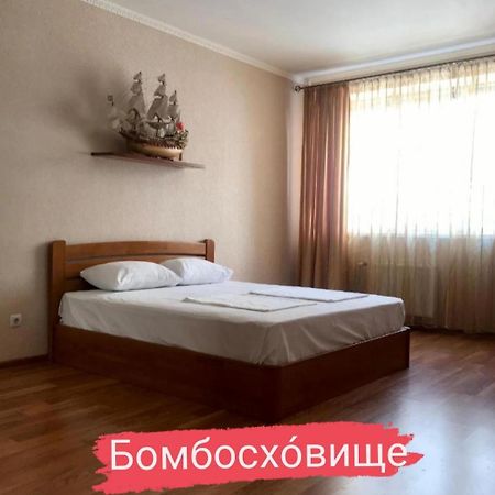 Apartments & Vernissage On Kostandi Street أوديسا المظهر الخارجي الصورة