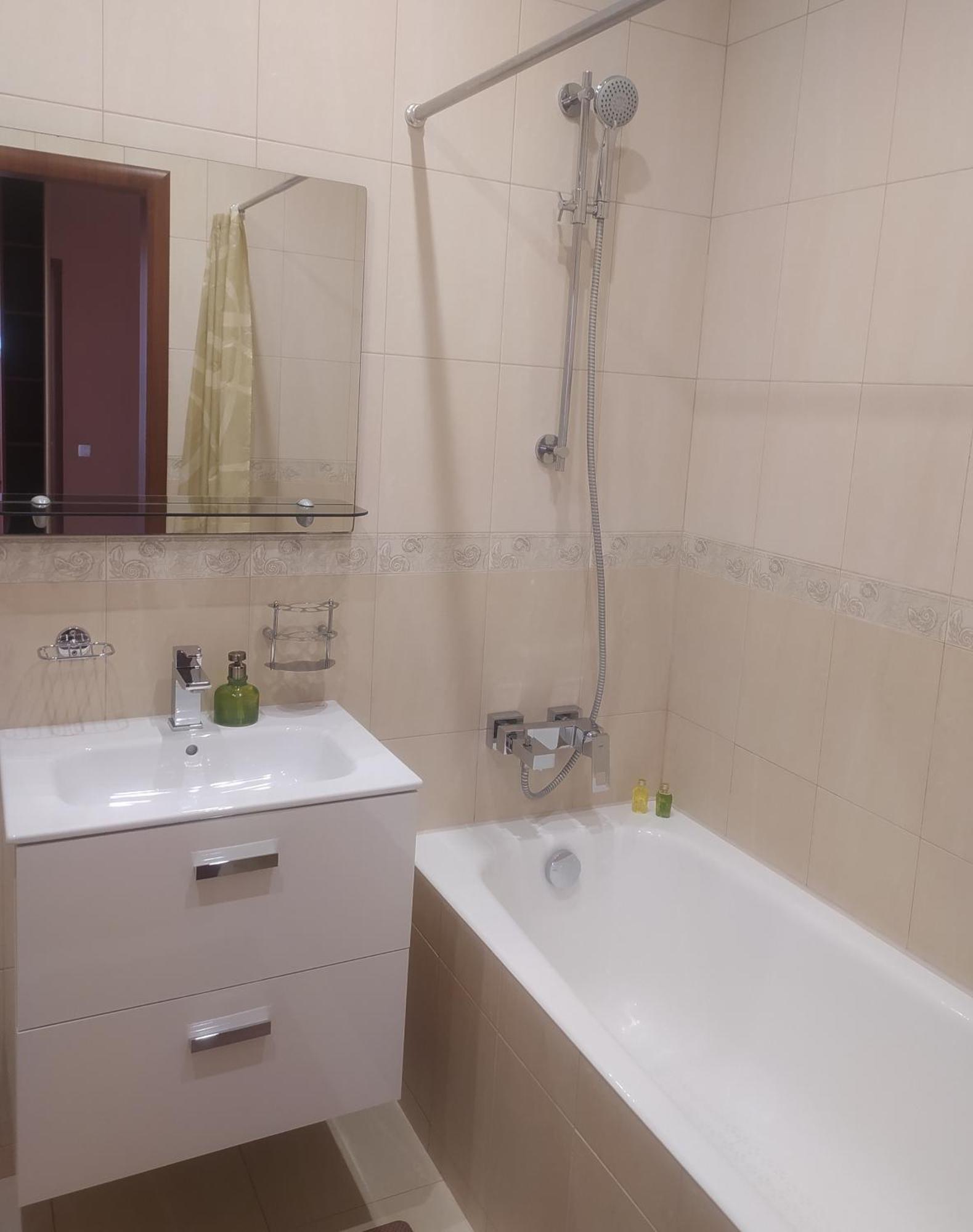 Apartments & Vernissage On Kostandi Street أوديسا المظهر الخارجي الصورة